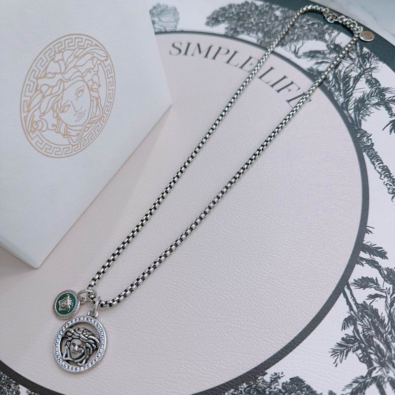 Versace necklace lyx194